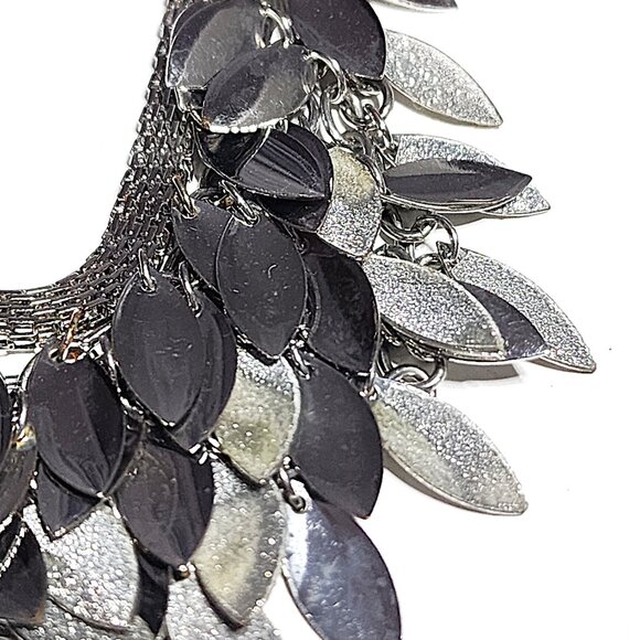 Silver-tone scale mail chain mail feather bib necklace bundle - Picture 5 of 12